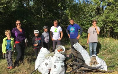 Louny Spolu uklízí Česko u Lesní školky