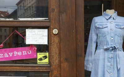 Konec krize virové se blíží, ekonomické trable začínají